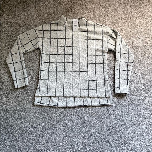 Suzy Shier Gray and Black Grid Turtleneck Sweater - Picture 1 of 4